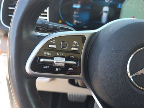 Used 2021 Mercedes-Benz GLS 580 4MATIC image 16