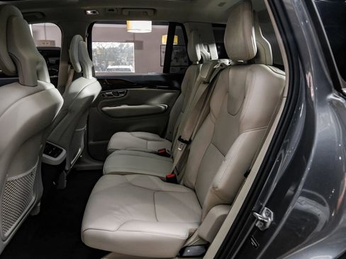 Used 2017 Volvo XC90 T6 Momentum w/ Convenience Package image 39