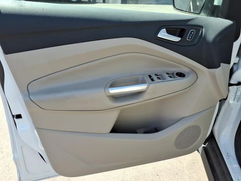 Used 2018 Ford C-MAX Titanium w/ Equipment Group 301A FWD image 13
