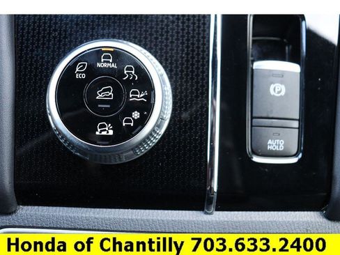 Used 2024 Mitsubishi Outlander SE Black Edition image 14