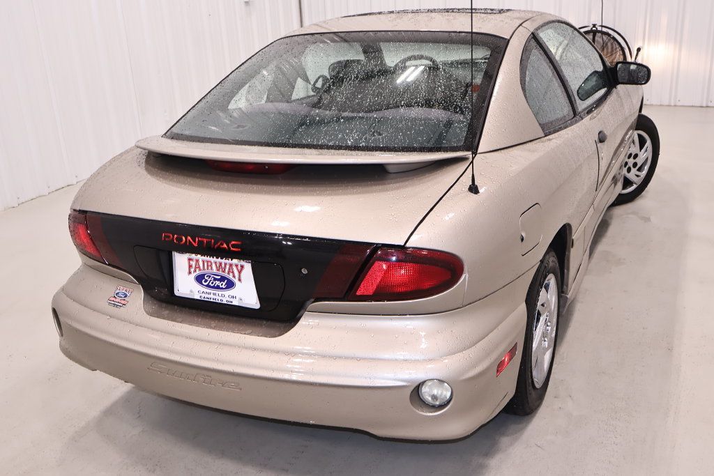 Used 2002 Pontiac Sunfire SE w/ Sun & Sound Pkg FWD image 28