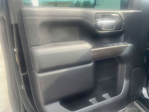 Used 2020 Chevrolet Silverado 1500 LT AWD/4WD image 9