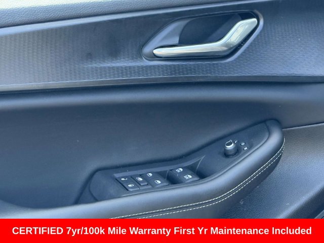 Certified 2025 Jeep Grand Cherokee Altitude AWD/4WD image 25