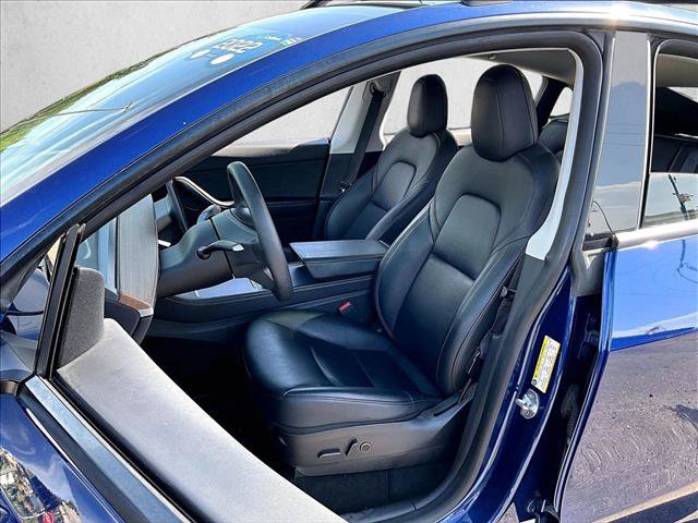 Used 2022 Tesla Model Y Long Range AWD/4WD image 25
