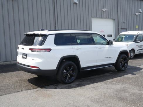 New 2025 Jeep Grand Cherokee L Limited w/ Luxury Tech Group II image 16
