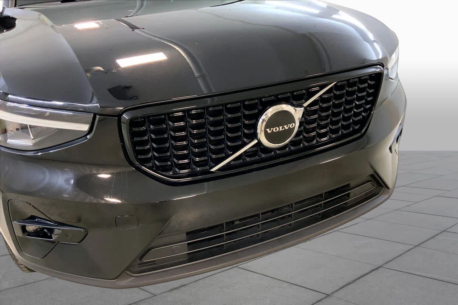 Used 2023 Volvo XC40 B5 Plus w/ Protection Package Premier AWD/4WD image 32