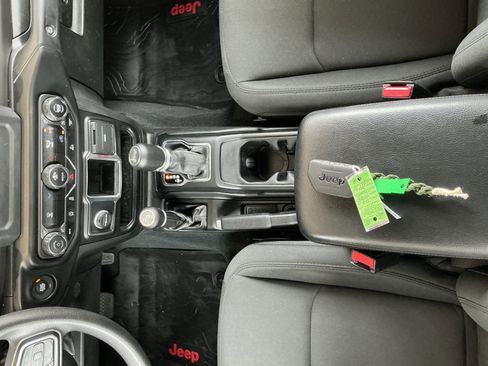 Used 2022 Jeep Wrangler Unlimited Sport image 11