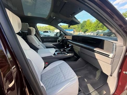 Used 2025 Cadillac Escalade IQ Luxury 1 w/ LPO, Radiant Package AWD/4WD image 17