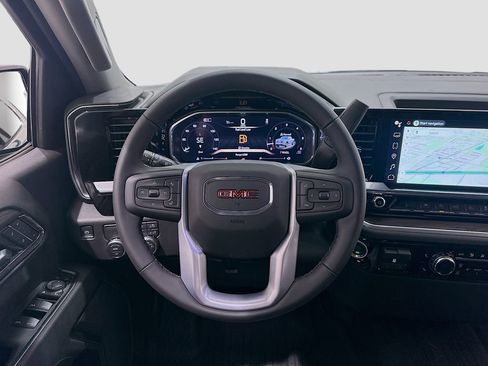 New 2026 GMC Sierra 1500 SLT image 26