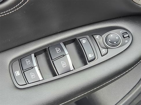 Used 2023 INFINITI QX55 Essential image 17