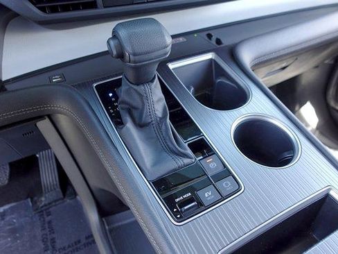 Certified 2025 Toyota Sienna LE FWD image 16
