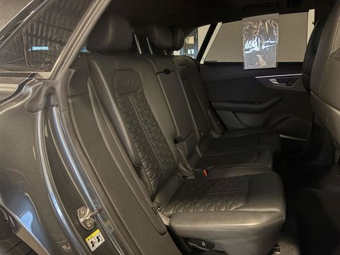 Used 2022 Audi RS Q8 AWD/4WD image 48