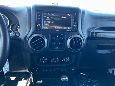 Used 2016 Jeep Wrangler Unlimited Sport AWD/4WD image 12