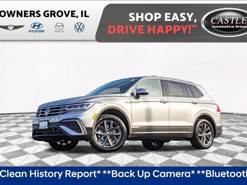 Used 2023 Volkswagen Tiguan SE w/ Panoramic Sunroof Package FWD image 1