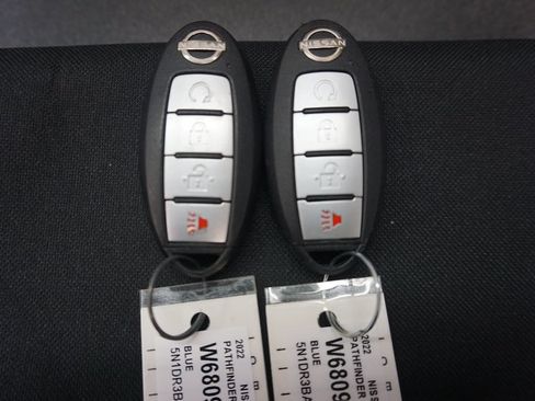 Used 2022 Nissan Pathfinder SV FWD image 19