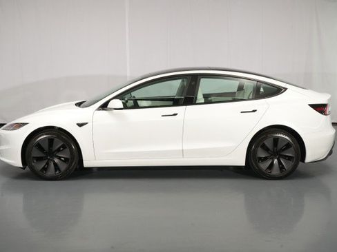 Used 2026 Tesla Model 3 RWD image 3