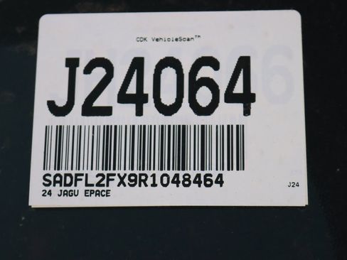 Certified 2024 Jaguar E-PACE R-Dynamic SE image 36