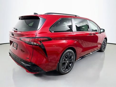 New 2026 Toyota Sienna XSE image 3