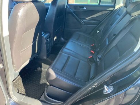 Used 2016 Volkswagen Tiguan S image 12