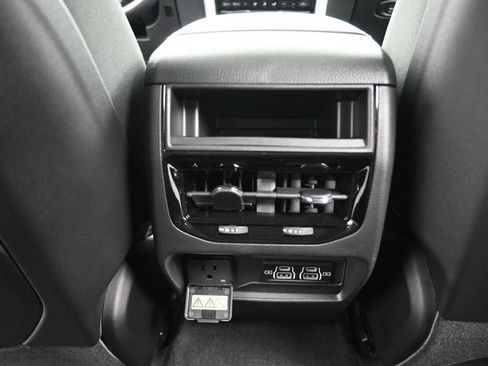 New 2025 Jeep Grand Cherokee Altitude RWD image 27