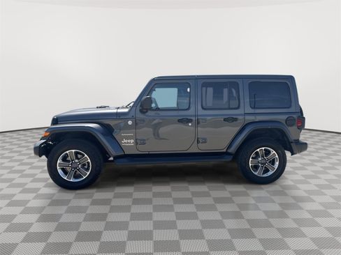 Used 2018 Jeep Wrangler Unlimited Sahara AWD/4WD image 8