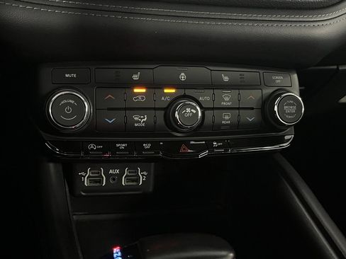 Certified 2023 Dodge Durango SXT image 19