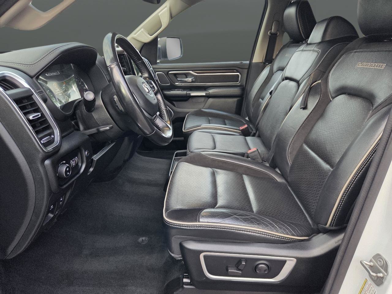 Used 2022 RAM 1500 Laramie AWD/4WD image 9