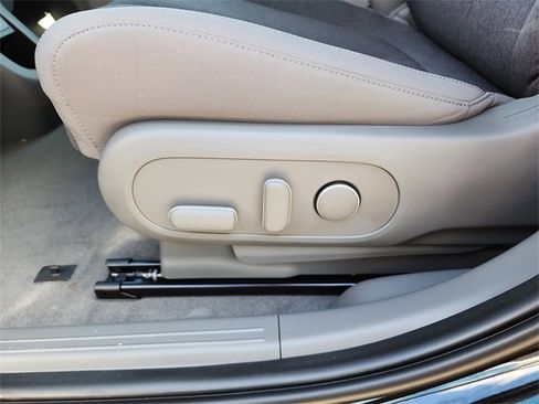 New 2025 Hyundai Ioniq 5 SE image 16