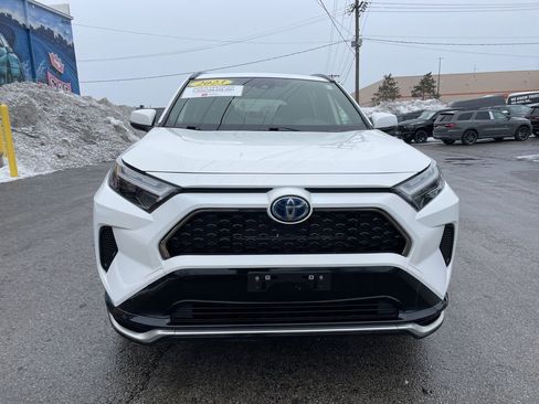 Used 2023 Toyota RAV4 SE w/ Weather & Moonroof Package image 5