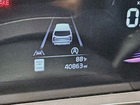 Used 2025 Kia Telluride S AWD/4WD image 8