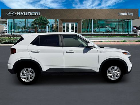 New 2026 Hyundai Venue SE image 9