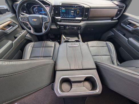 Used 2024 Chevrolet Silverado 2500 High Country w/ High Country Premium Package AWD/4WD image 31