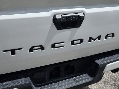 Used 2024 Toyota Tacoma TRD Sport w/ TRD Sport Upgrade Package RWD image 8