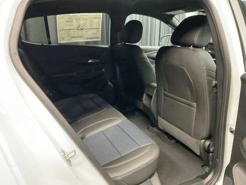 New 2025 Buick Envista Preferred image 10