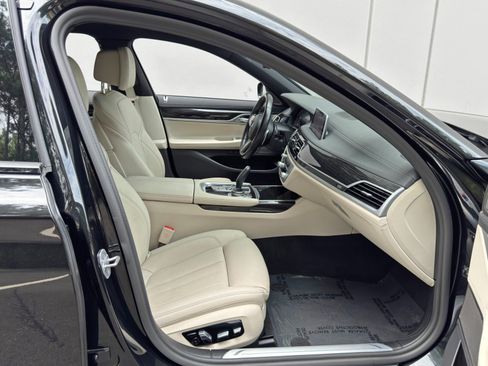 Used 2021 BMW 740i w/ M Sport Package RWD image 16