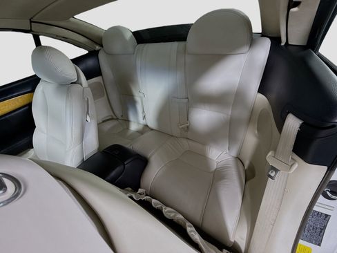 Used 2003 Lexus SC 430 Convertible image 24