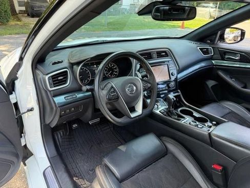 Used 2019 Nissan Maxima SR w/ Premium Package FWD image 30