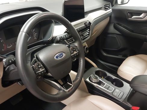 Used 2022 Ford Escape SEL image 17