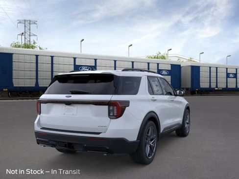 New 2026 Ford Explorer ST-Line w/ ST-Line Street Pack AWD/4WD image 8
