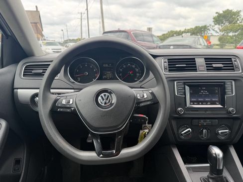 Used 2017 Volkswagen Jetta S FWD image 48
