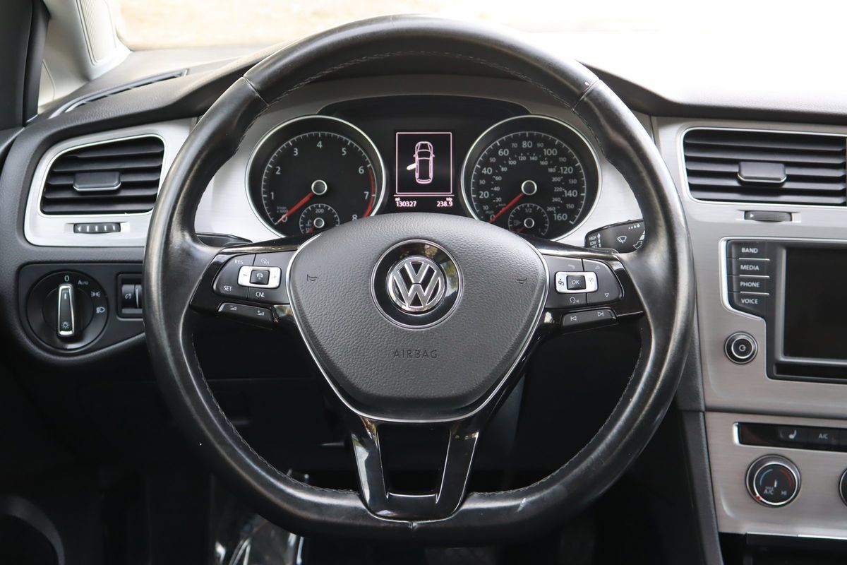 Used 2016 Volkswagen Golf Limited Edition FWD image 18