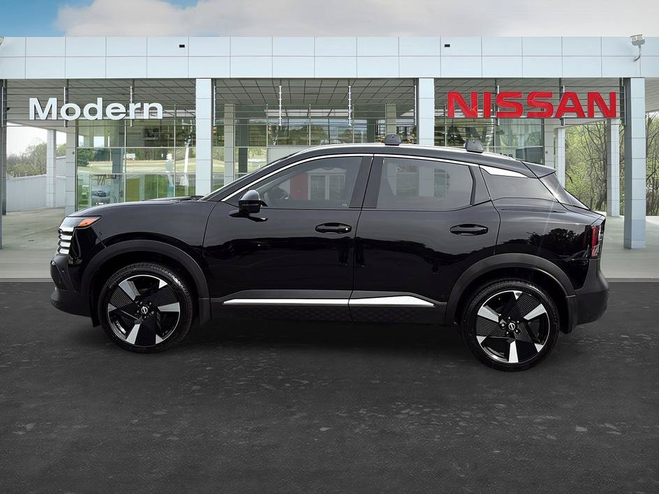 Certified 2026 Nissan Kicks SR FWD image 2