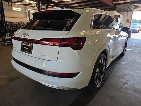 Used 2022 Audi e-tron Premium AWD/4WD image 3