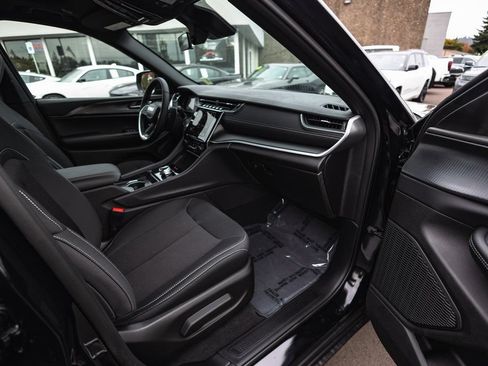 New 2025 Jeep Grand Cherokee Laredo X w/ Luxury Tech Group I AWD/4WD image 27