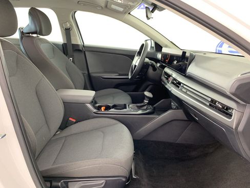 Used 2025 Kia K4 FWD image 41