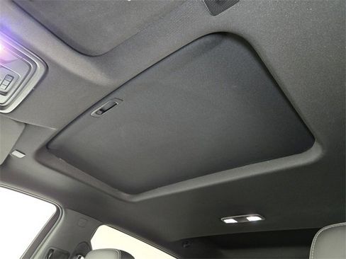 Used 2020 Chevrolet Silverado 1500 High Country w/ Technology Package image 11