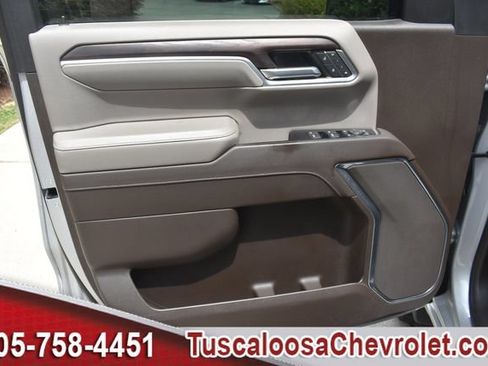 Used 2022 GMC Sierra 1500 SLT w/ X31 Off-Road Package AWD/4WD image 16