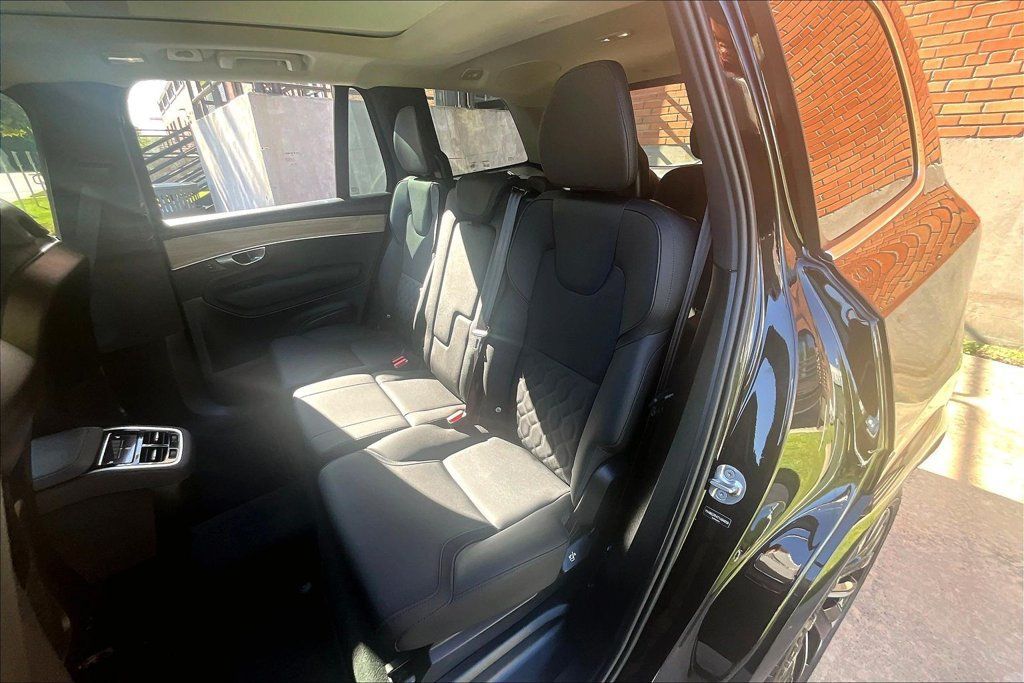 Certified 2026 Volvo XC90 B6 Plus AWD/4WD image 35