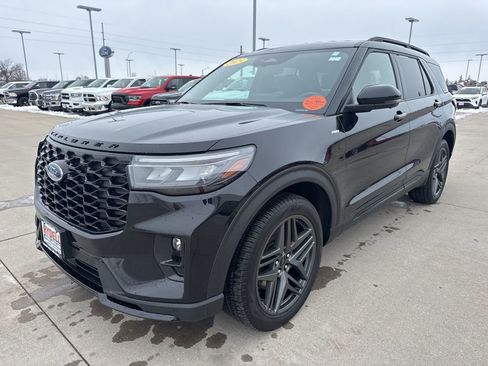 Used 2025 Ford Explorer ST-Line w/ ST-Line Street Pack AWD/4WD image 26