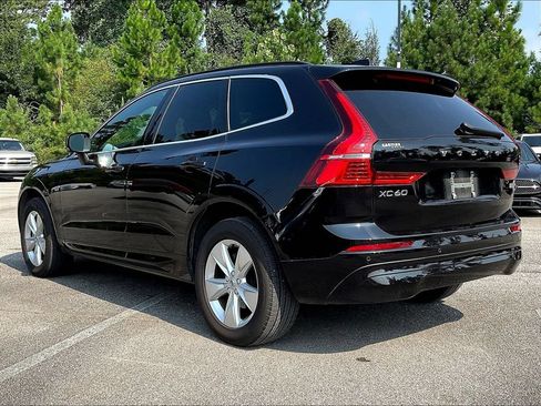 Used 2022 Volvo XC60 B5 Momentum FWD image 3